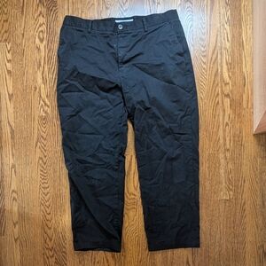 Amazon Essentials Men's Classic Fit Chinos